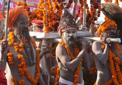 Erleben Sie das größte Fest der Welt: die Kumbh Mela in Indien