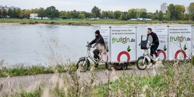 Obst an den Arbeitsplatz: Die fruiton GmbH liefert mit E-Lastenbikes