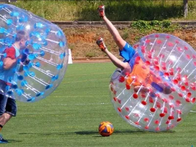 Freiraum fördert Wohlfahrtsverbände mit Bubble Soccer Arena