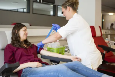 Blutspenden: Ganz einfach Leben retten - Verbraucherinformation der DKV