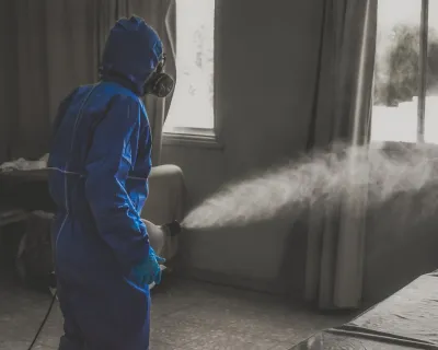 Ozonreinigung für Geruchsneutralisation und Desinfektion
