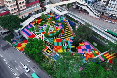 Hongkong erstrahlt in bunten Farben