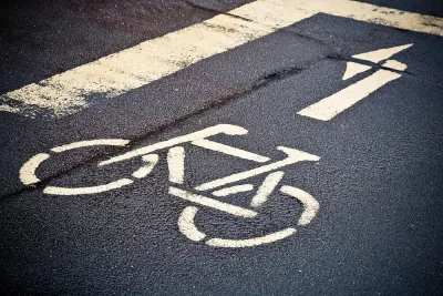 Schlaglöcher: Unfallgefahr für Radfahrende