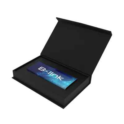 Kronenberg24 präsentiert: Schwarze Geschenkbox mit Magnetverschluss und personifiziertem Inlay