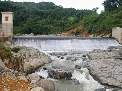 Ökologischer Strom für die Insel Sumatra: FACTUREE unterstützt Wasserkraftprojekt in Indonesien