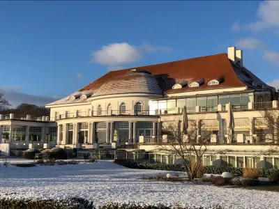 Weihnachtszauber an der Ostsee und Gourmetshow im Advent mit Starkoch Johann Lafer im ATLANTIC Grand Hotel Travemünde